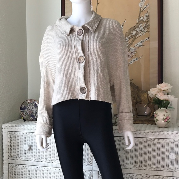Free People Sweaters - Free People Beach beige crop cardigan Medium